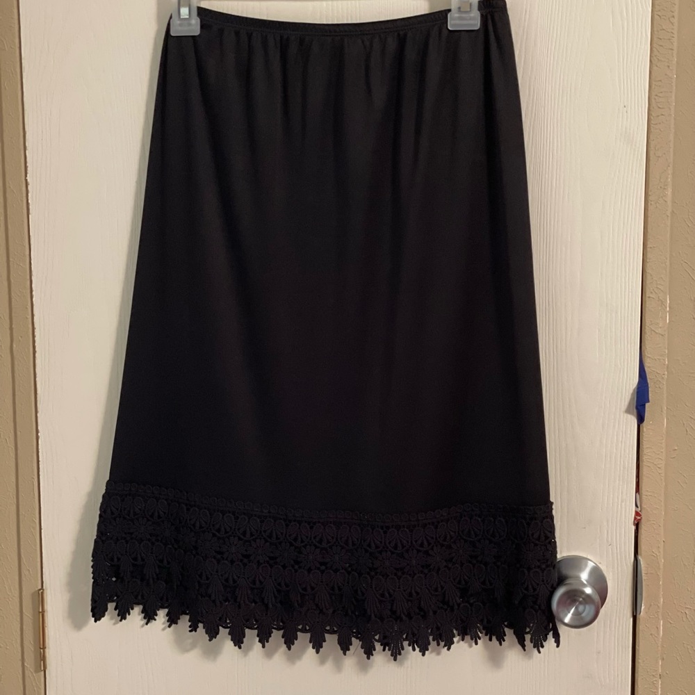 Skirt extender